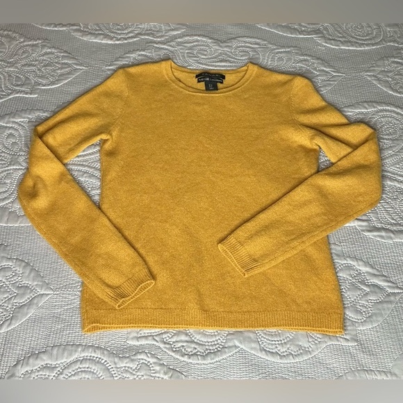 Tahari Sweaters - Tahari Mustard Yellow Crew Neck Sweater long sleeve pure luxe cashmere 100% size